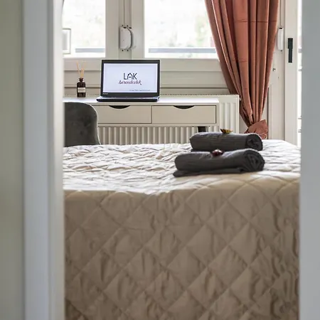 Apartment Stock *