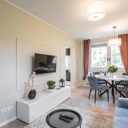 Stock Apartment *