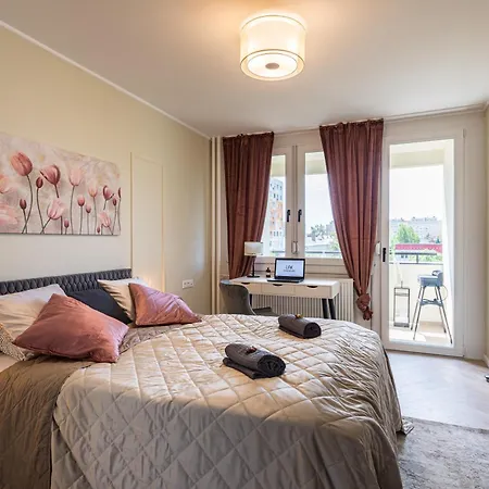 Apartment Stock *